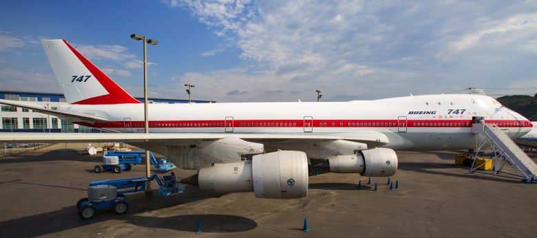 780x346 From Rust Bucket To Showpiece Volunteers Are Rescuing The First - 747 Painting