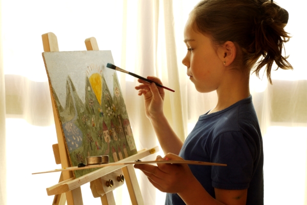 600x400 Hands On Artist Study Making Reproductions - A Girl Painting