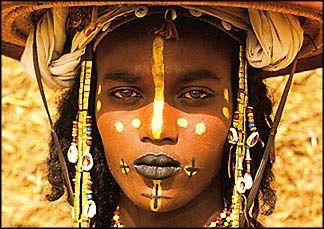 324x229 African Tribal Women Face Paint Tribal Africans Wear Face - African Tribal Woman Painting