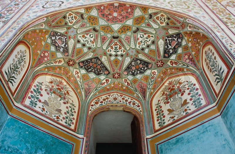 800x526 Detail Of Painting Decoration On Wall And Ceiling - Amber Painting