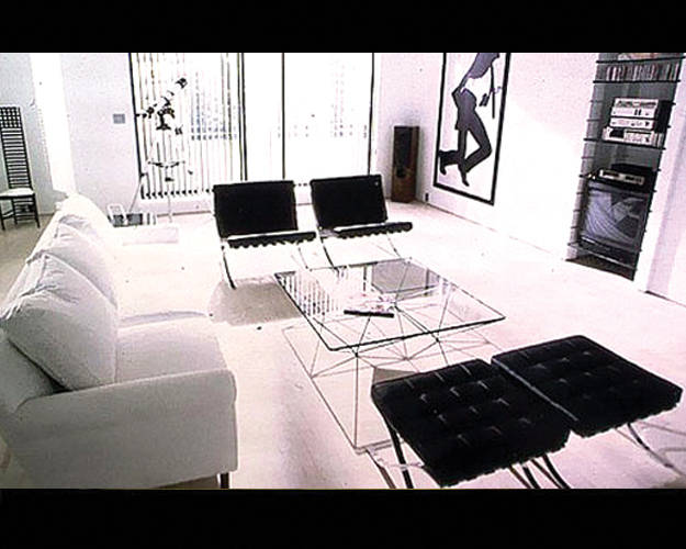 625x500 Robert Longo - American Psycho Painting In Apartment