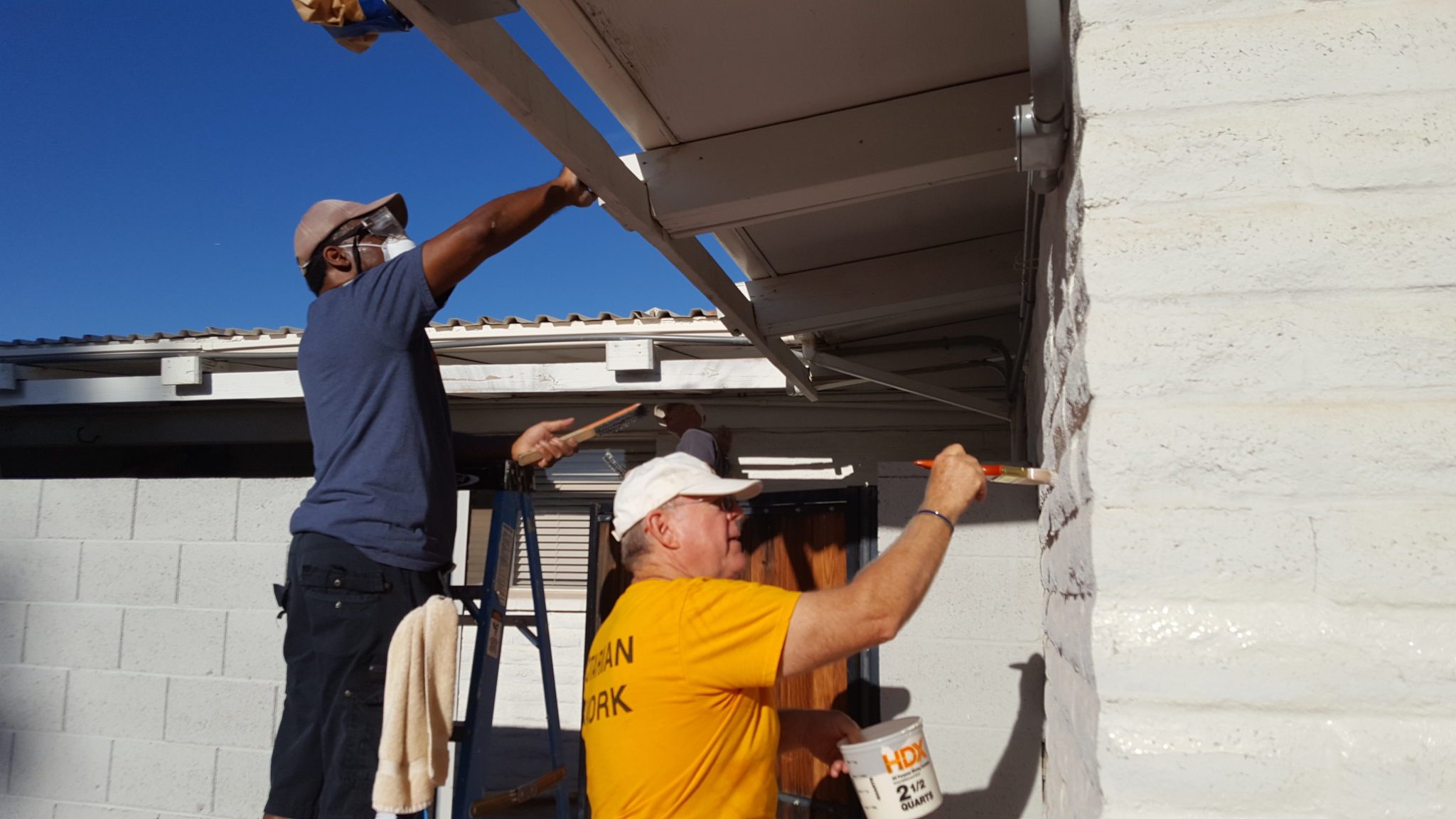 2048x1152 Mesa Volunteers Paint Disabled American Veterans Office For 9 11 - American Veterans Painting