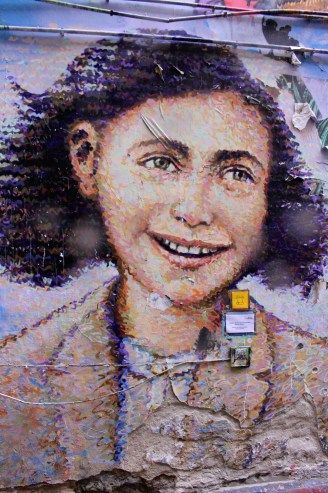 328x493 Berlin Street Art - Anne Frank Painting
