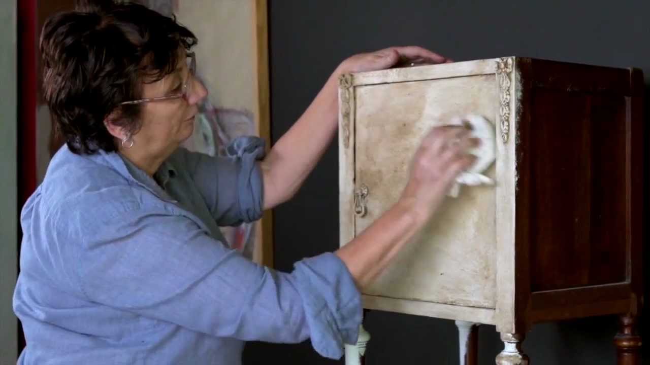 1280x720 Annie Sloan - Annie Painting