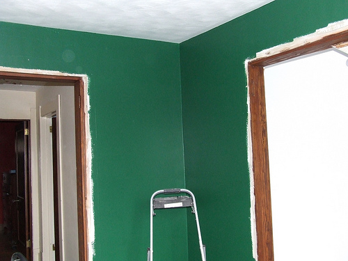 500x375 Why You Should Not Paint Your Apartment Young Adult Money - Apartment Painting