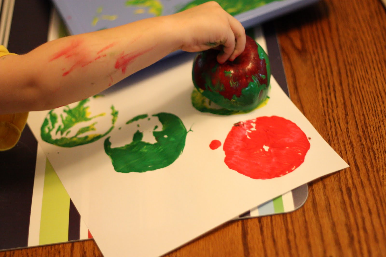 1600x1067 Apple Star Stamping - Apple Painting For Kids