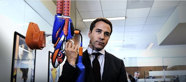 640x282 Ari Gold's Paintball Gun It Lives! - Ari Gold Painting