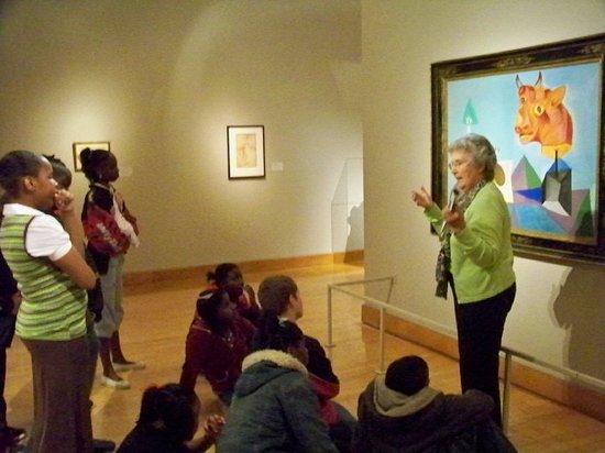 550x412 Tour Guide Discusses An Original Painting By Pablo Picasso - Arkansas Painting