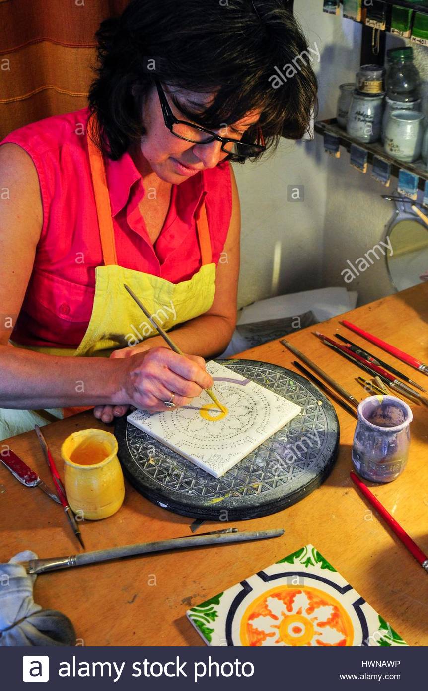 862x1390 Portugal, Lisbon, Artisan Painting A Azulejo Stock Photo - Artisan Painting