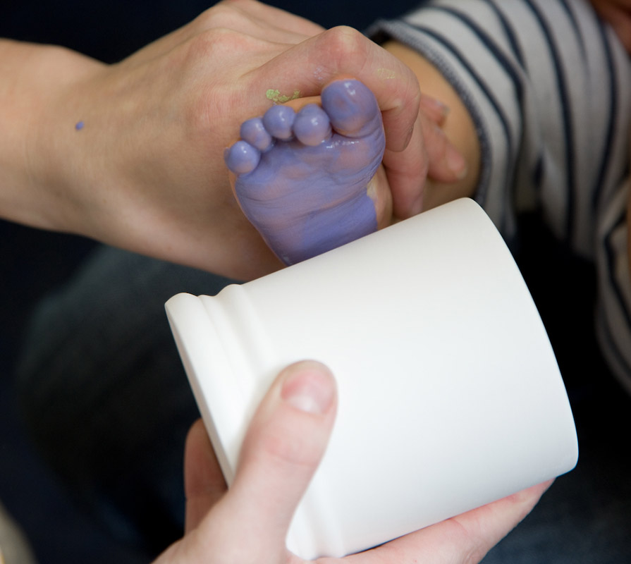 895x800 Baby Feet Painting Pottery - Baby Feet Painting