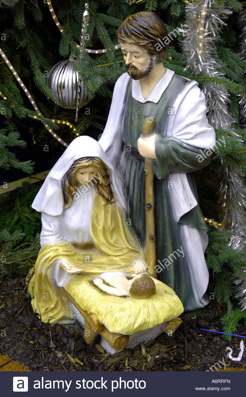 863x1390 Mary Joseph Jesus Christ Child Baby Manger Nativity Figure Munster - Baby Jesus In Manger Painting