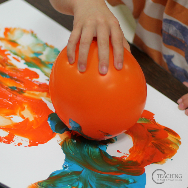 630x630 Super Easy Preschool Painting Using Balloons - Balloon Painting