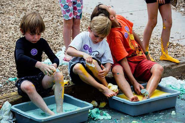 620x413 Photo Foot Painting In Basalt - Barefoot Painting