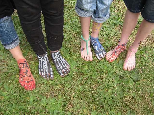 640x480 The Barefoot Trail Was A Winner! National Trust West Cornwall - Barefoot Painting