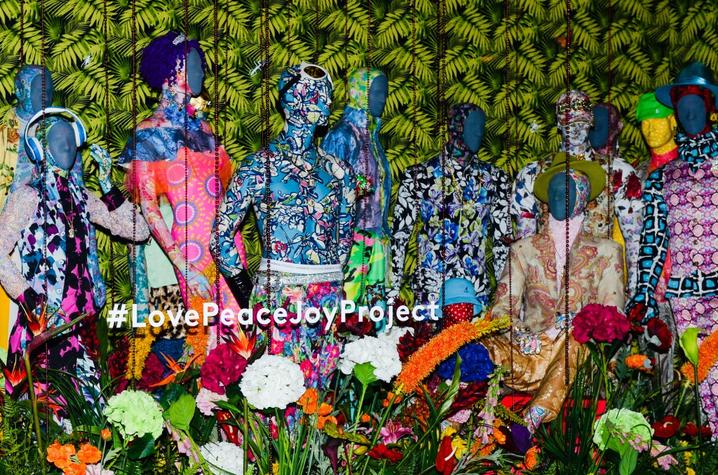 718x475 Uk Professor's Art Projects Love From Barneys Holiday Window Uknow - Barneys Painting