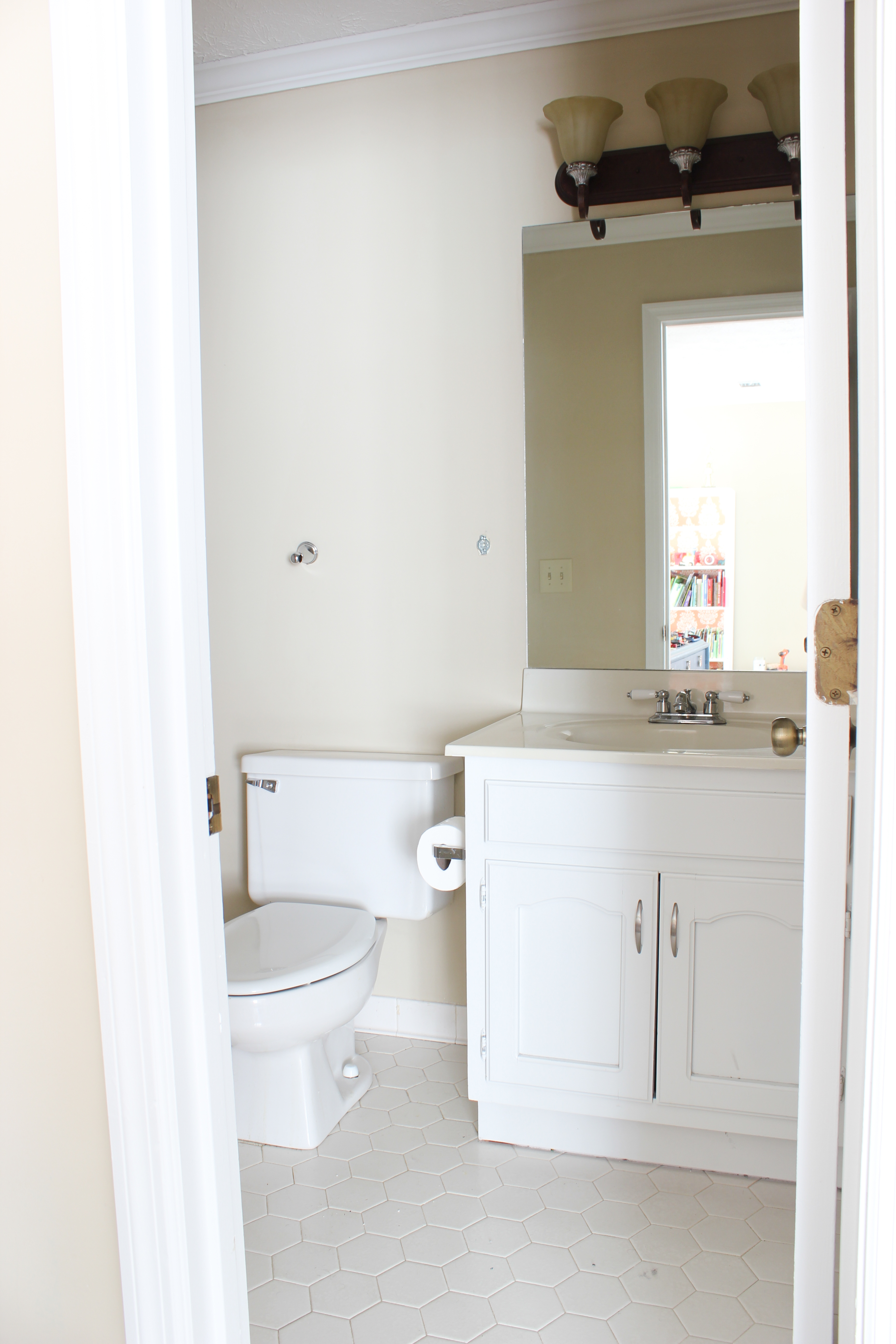 3456x5184 Tips For Painting A Bathroom Vanity {Amp Our Playroom Bathroom - Bathroom Painting