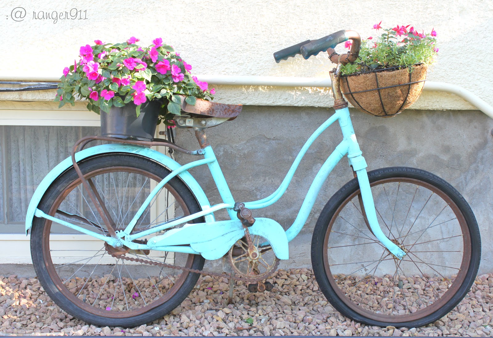 1600x1099 Painted Vintage Bike Garden Art Home Art Decor 29460 Garden Your - Bicycle Painting Art