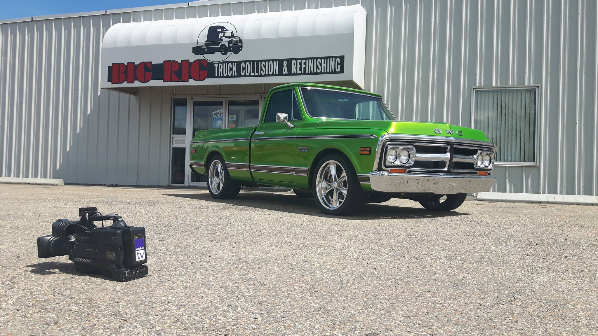 2048x1152 Gallery Big Rig Collision Grande Prairie Auto Body Repair - Big Rig Painting