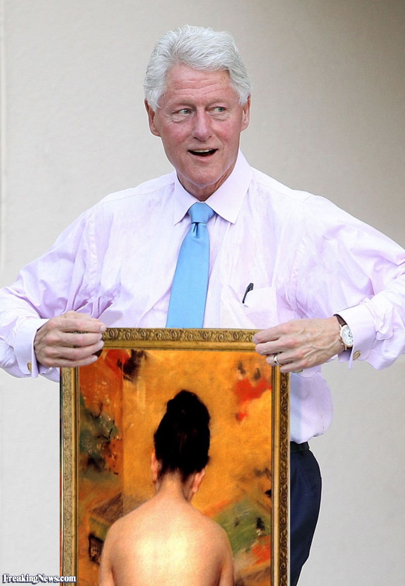 800x1158 Bill Clinton Holding A Painting Pictures - Bill Clinton Painting