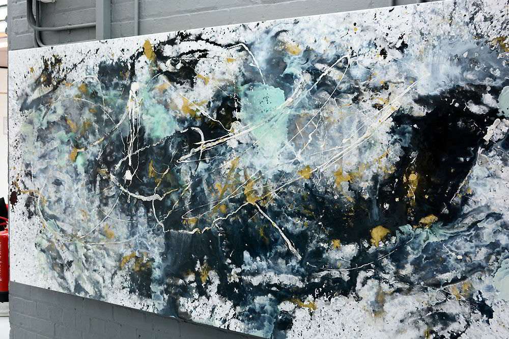 1000x667 Big Art In Black, Gold, Whte Paints Bad Day - Black And Gold Painting