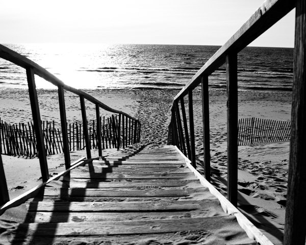 600x480 Black Amp White Photography The Stairs - Black And White Beach Painting