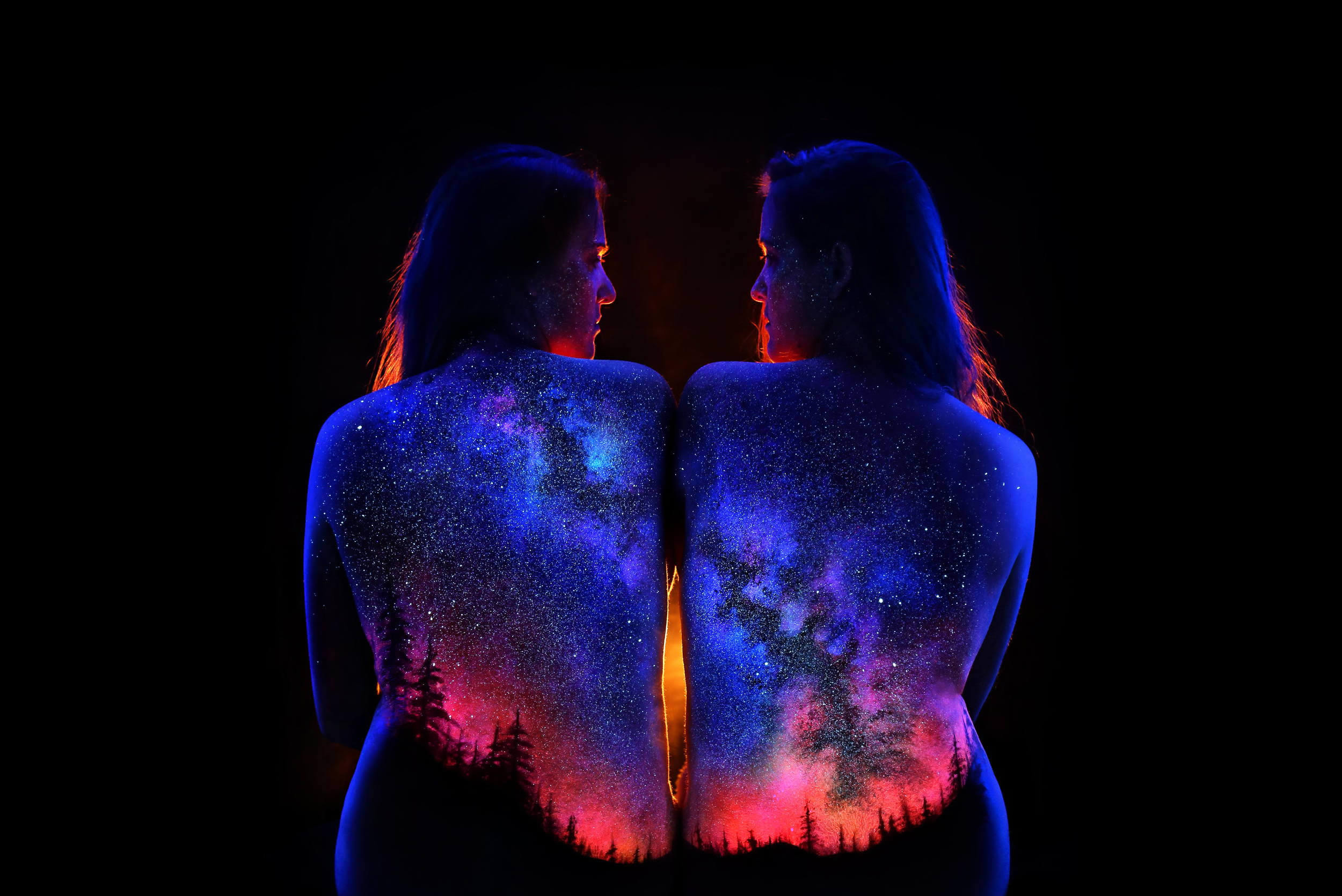 2500x1671 Electrifying Body Paintings Viewed Under Black Light Scene360 - Black Light Painting