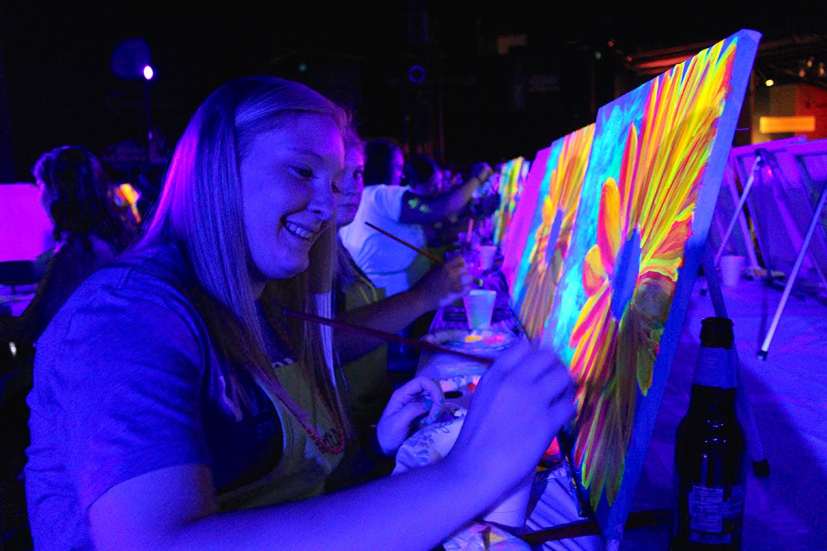1200x800 Paint Nite Black Light Painting Party - Black Light Painting