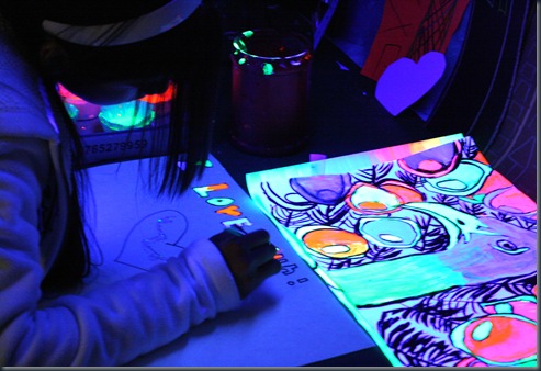 493x338 Smart Class Black Light Painting And Cupid Tracks - Black Light Painting
