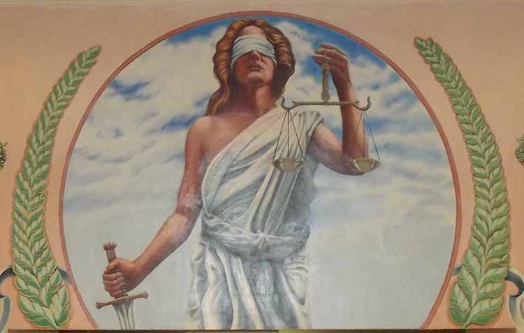 750x476 Lady Justice From Mendo Courthouse The Mendocino Voicethe - Blind Lady Justice Painting