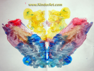 400x301 A Blotto Fun Lesson Plan Making Paint Blots. Painting For Kids - Blot Painting