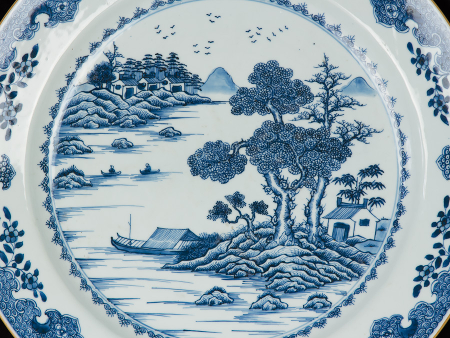 900x676 C1730 Chinese Qianlong Export Blue Amp White Painted Charger Dish - Blue And White Painting