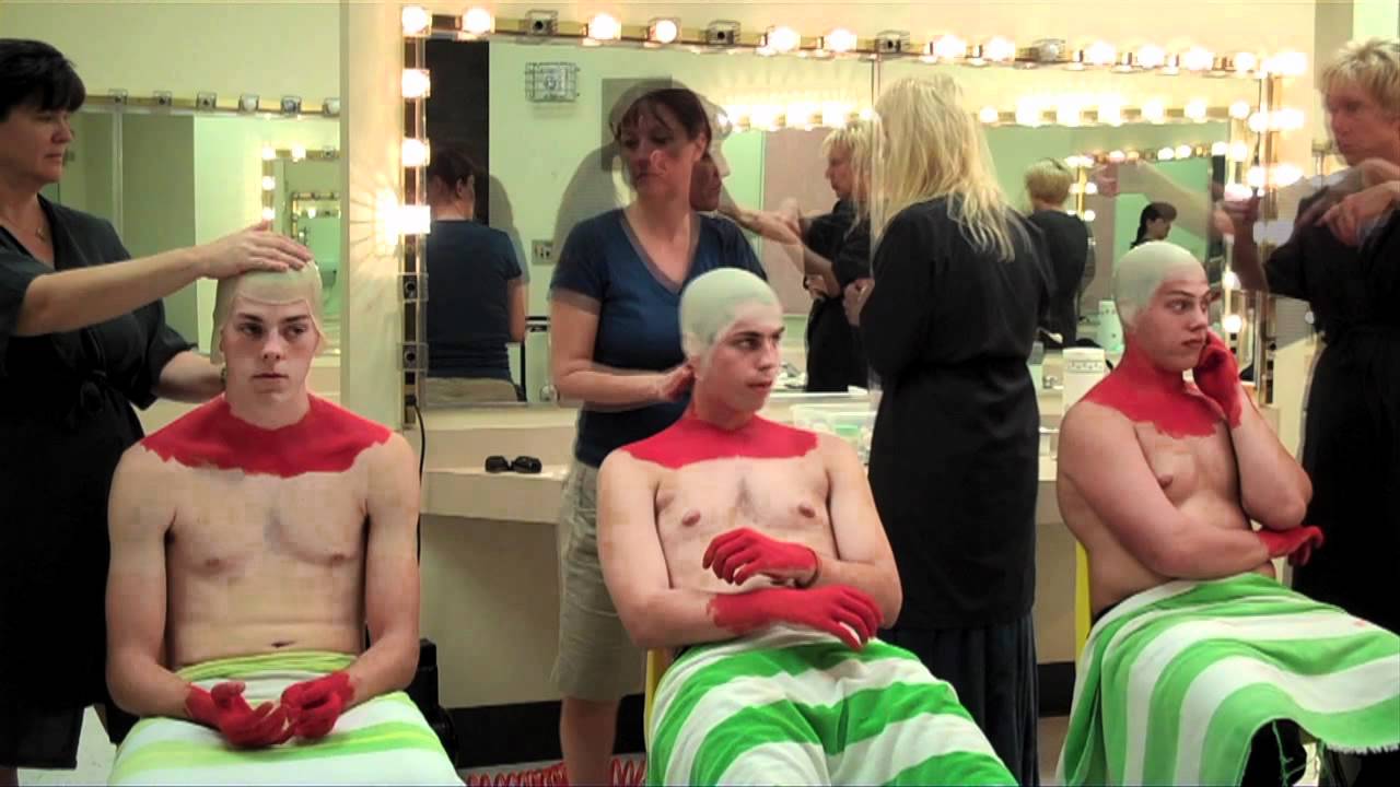 1280x720 Orange Man Group Painting Time Lapse - Blue Man Group Painting