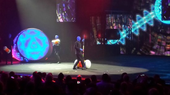 550x309 The Painting From The Show. - Blue Man Group Painting