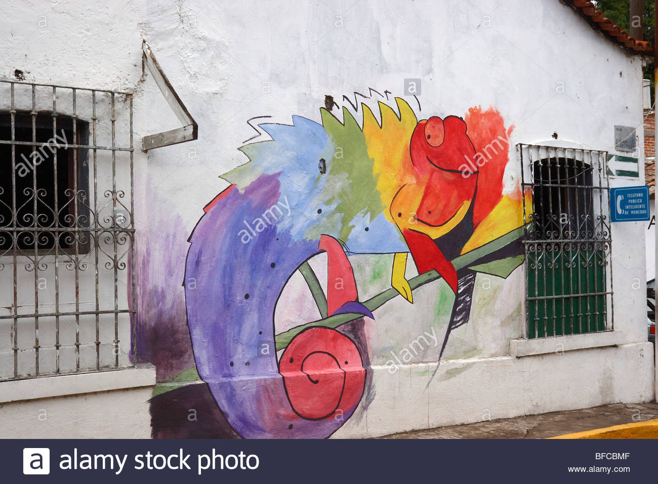 1300x956 Decorative Painting Of A Chameleon On The Exterior Wall Of A Bar - Bmf Painting