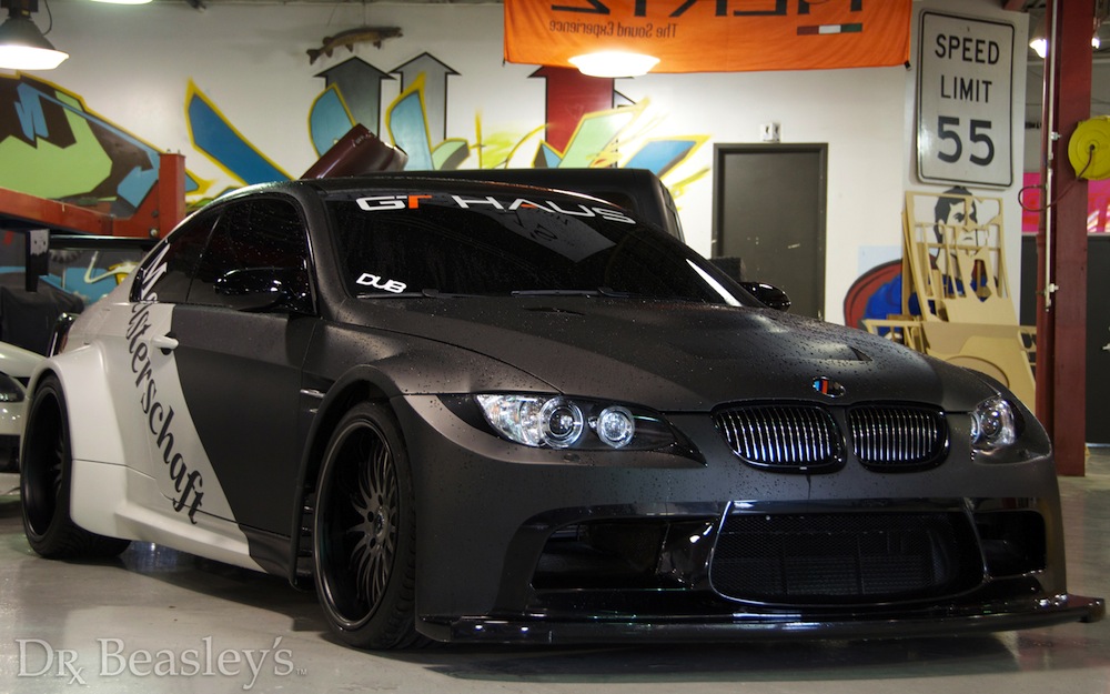 1000x625 Matte White Gtr And Matte Bmw M3 From Gthaus - Bmw Car Painting