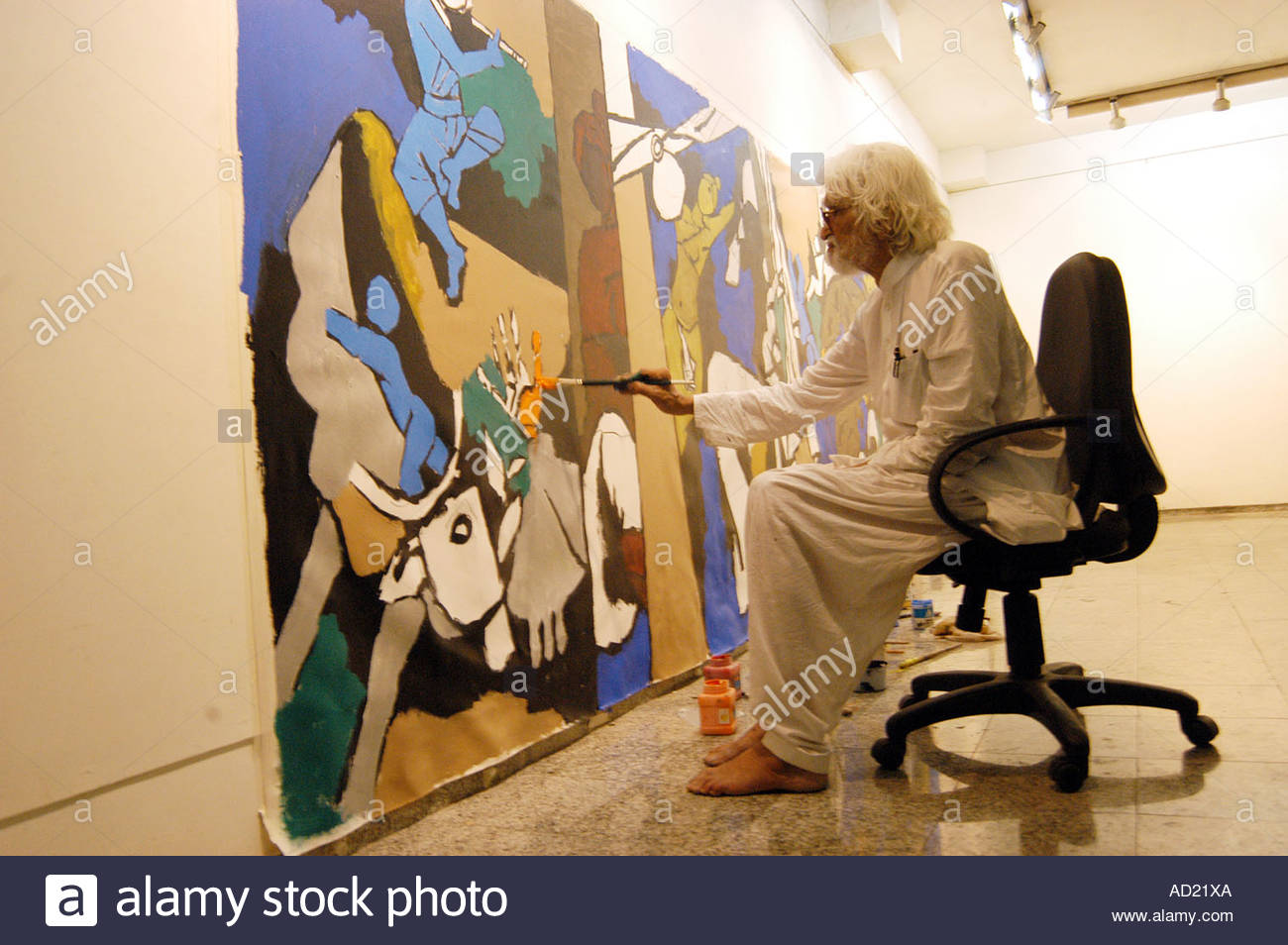 1300x954 Asb73128 Painter M F Hussain Paints A Painting - Bombay Painting
