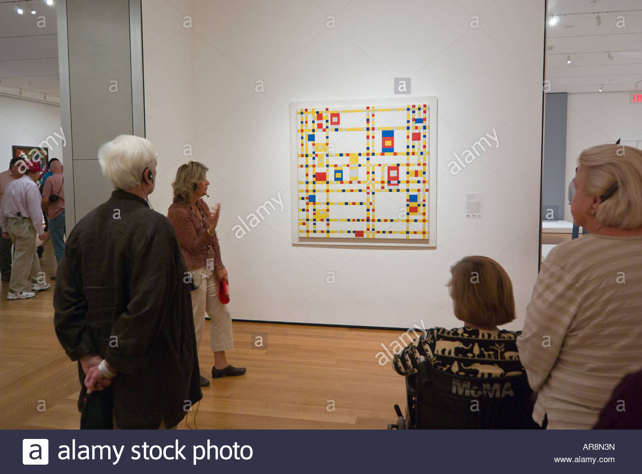 1300x960 Guide And Spectators In Front Of Painting By Mondrian, Broadway - Boogie Woogie Painting