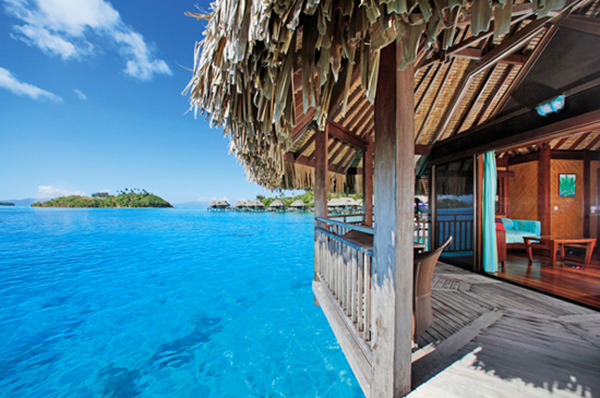 550x365 Painting Yourself With The Fresh Colours Of Bora Bora! - Bora Bora Painting