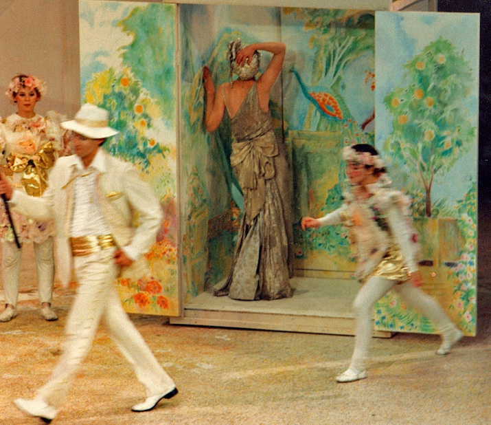 715x618 The Bourgeois David Coggins - Bourgeois Painting