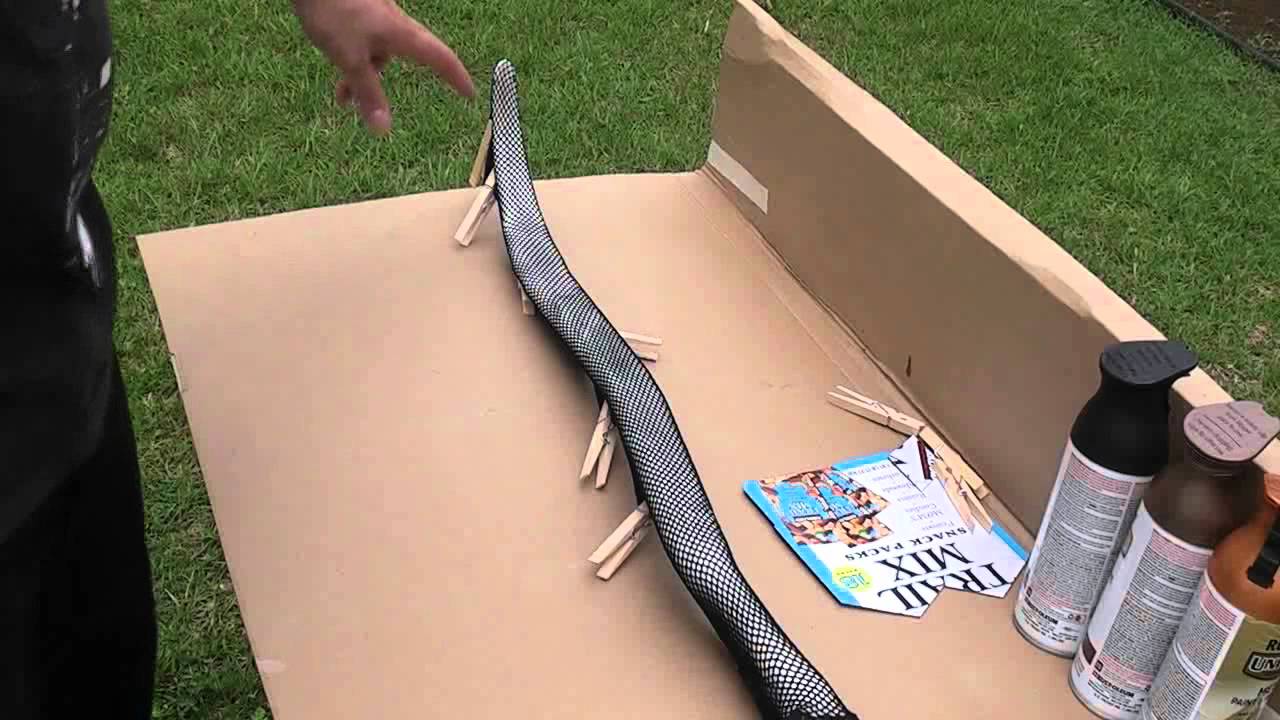 1280x720 Painting The Back Of The Snakey Recurve - Bow Painting