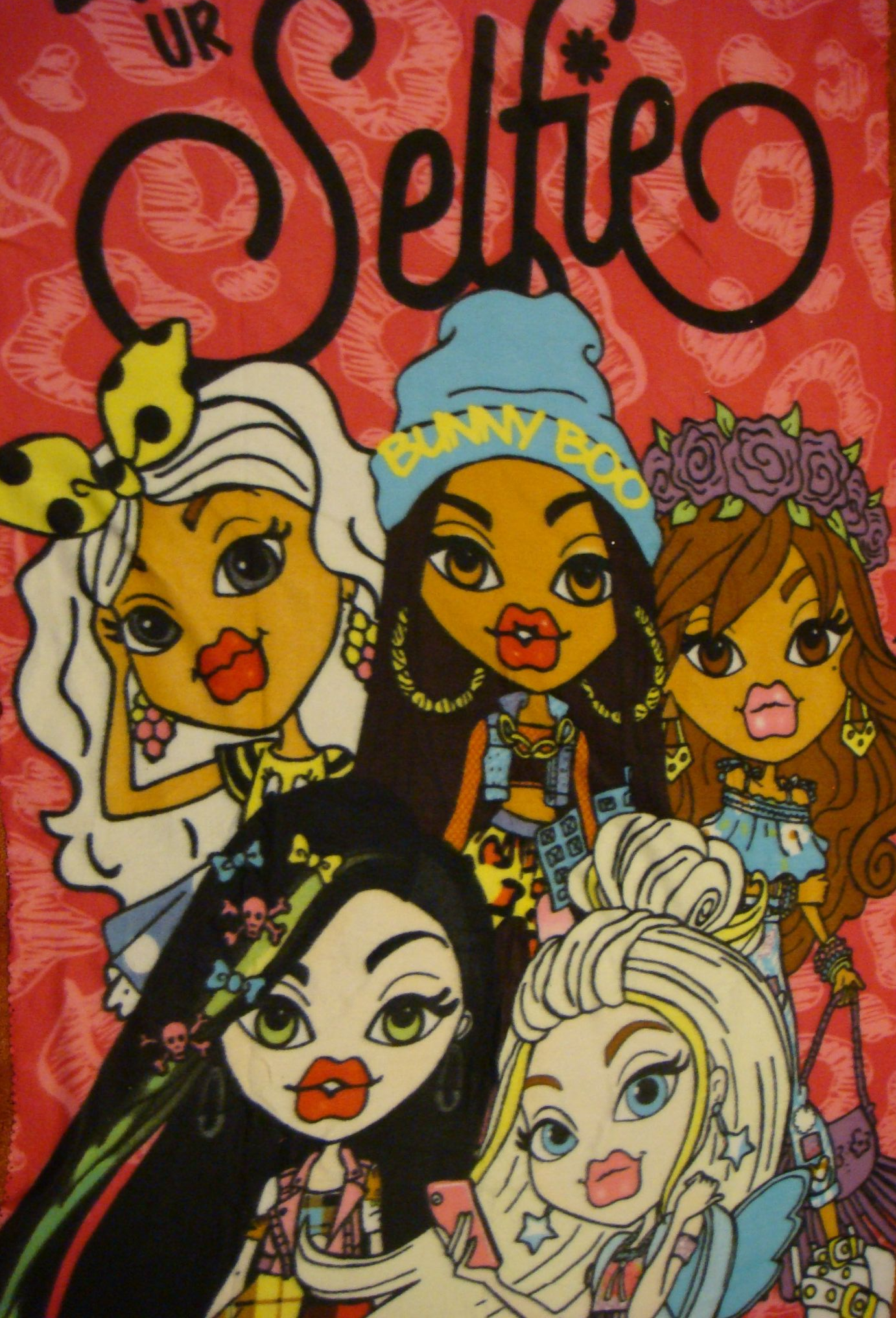 1382x2033 Bratz Character Polarfleece Blanket. - Bratz Painting