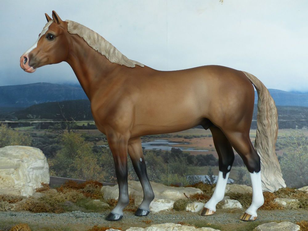 1000x750 Cm Painted Breyer Ravel Horse Painted To A Golden Bay Silver - Breyer Horse Painting