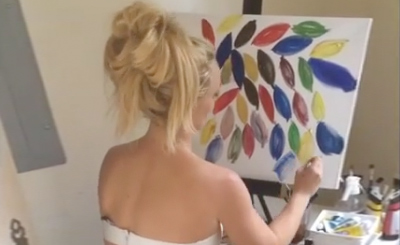400x245 Here's A Video Of Britney Spears Painting - Britney Spears Painting