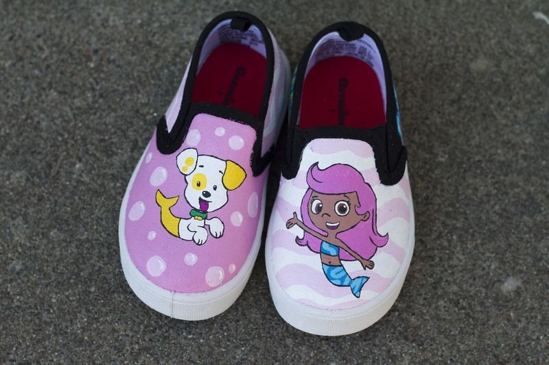 800x533 Bubble Guppies Painted Toddler Shoes! - Bubble Guppies Painting