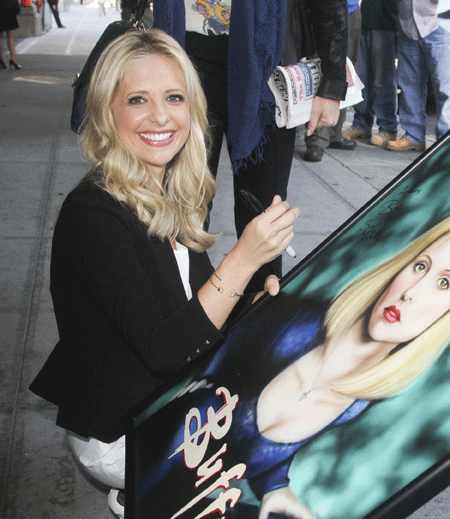 450x519 Sarah Michelle Gellar Causes Impromptu Buffy The Vampire Slayer - Buffy Painting