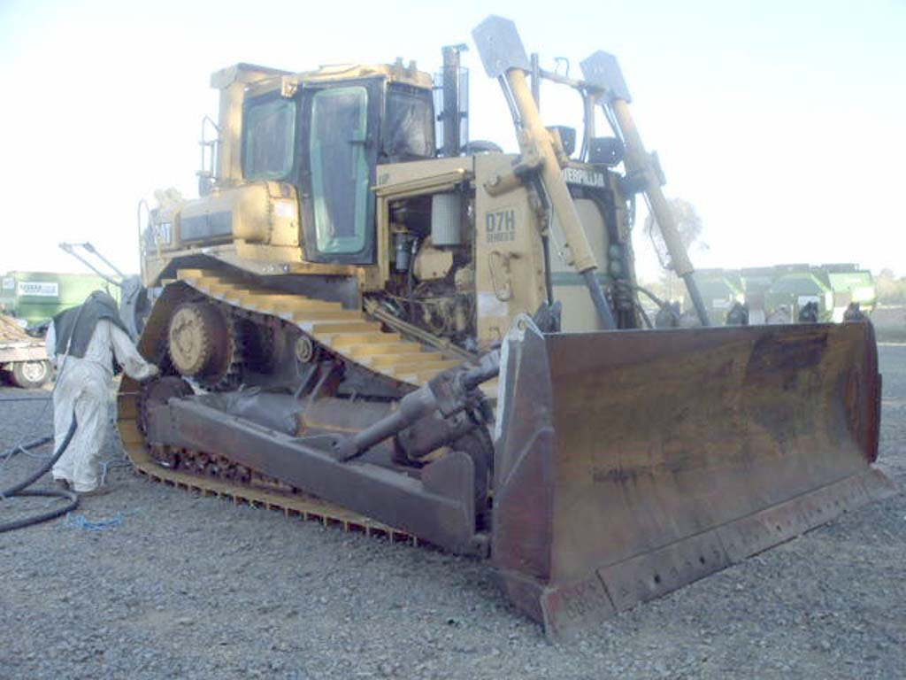 1024x768 Blast And Spray Painting Of Dozer Central Victorian Sandblasting - Bulldozer Painting