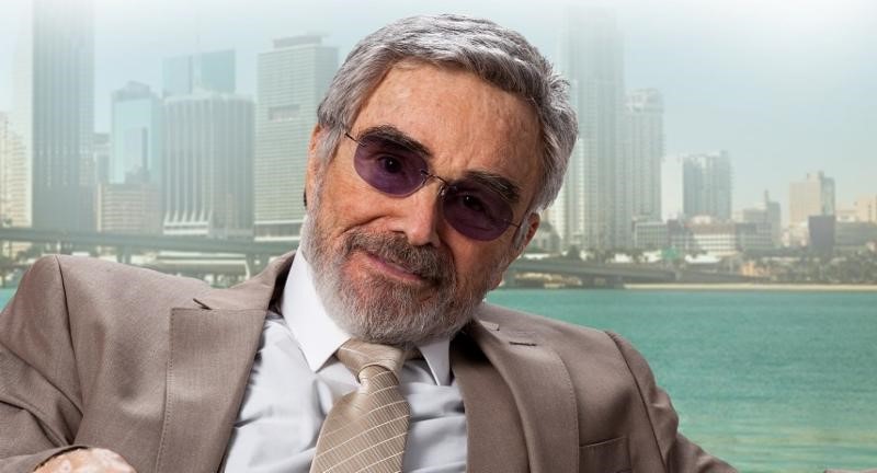 800x432 Burt Reynolds Plays A Wise Art Dealer In This Honest To God New - Burt Reynolds Painting