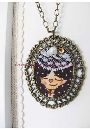 346x500 Soft Cameo Gold Necklace Women's Girl Collage With Watercolor - Cameo Painting