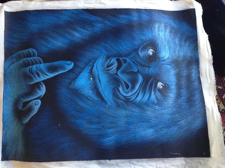 720x540 Ape Rude Finger Painting On Canvas - Canvas Painting Animals