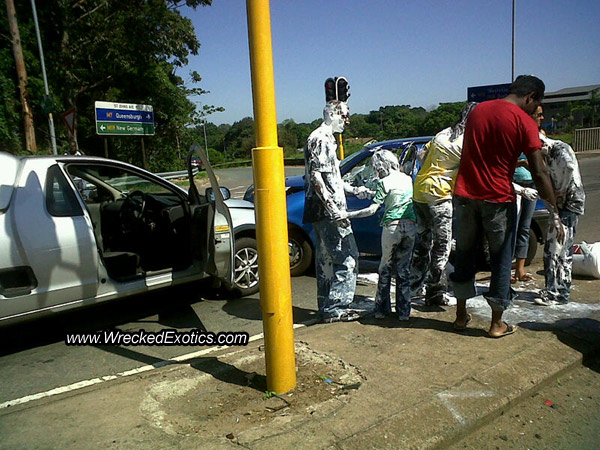 600x450 Family Crashes Their Car With 7 Gallons Of White Paint - Car Crash Painting
